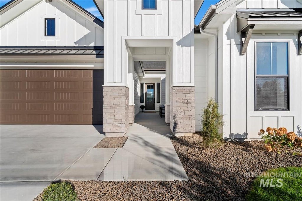 Photo of 7323 Powell Place, Eagle, ID 83629 (MLS # 99005119)