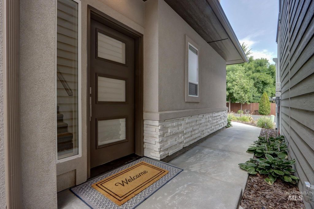 Photo of 783 Bissett St, Meridian, ID 83642 (MLS # 98976928)