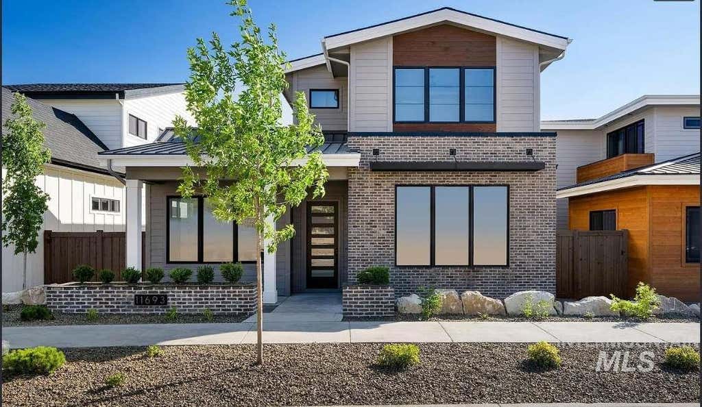 Photo of 11693 N Rabbitbrush Way, Boise, ID 83714 (MLS # 98990176)