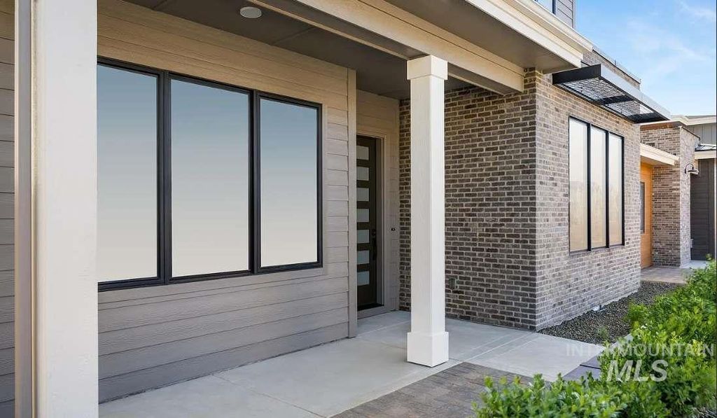 Photo of 11693 N Rabbitbrush Way, Boise, ID 83714 (MLS # 98990176)