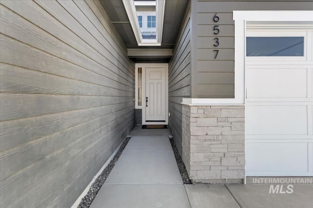 Photo of 6537 S Evie Way, Eagle, ID 83629 (MLS # 98955399)