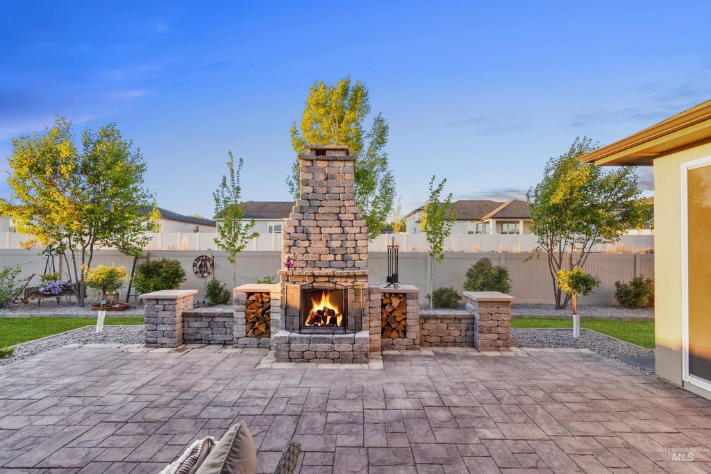 Photo of 12174 W Lacerta Street, Star, ID 83669 (MLS # 98978242)