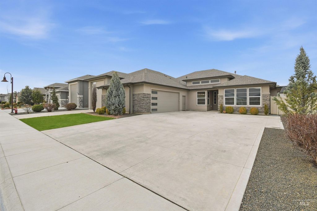 Photo of 12174 W Lacerta Street, Star, ID 83669 (MLS # 98978242)