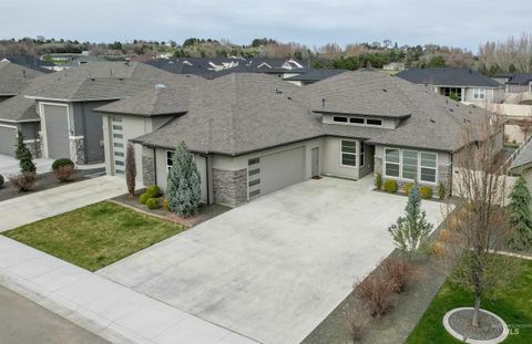 Photo of 12174 W Lacerta Street, Star, ID 83669 (MLS # 98978242)