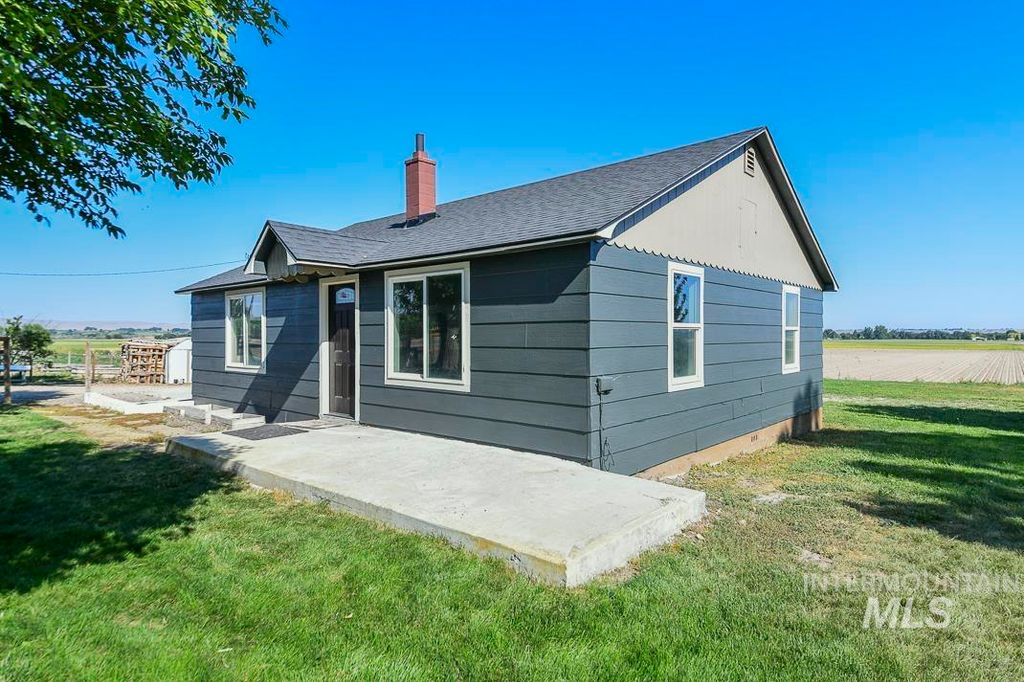 Photo of 3432 W Pioneer Rd, Homedale, ID 83628 (MLS # 98958343)