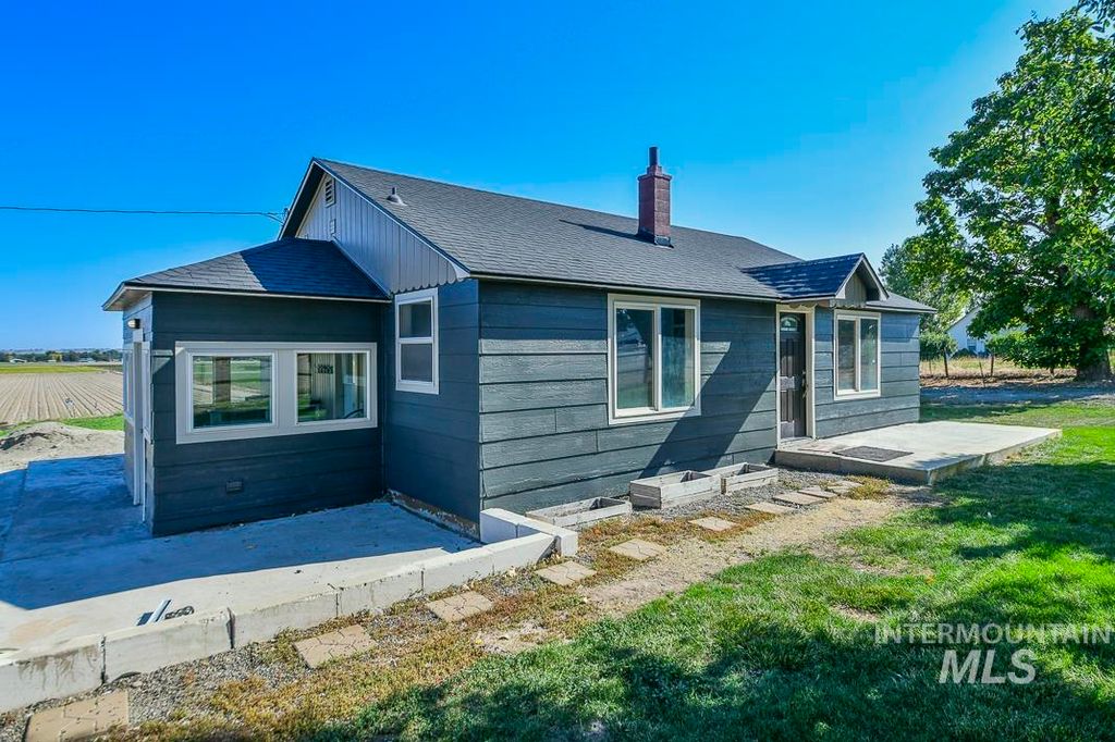 Photo of 3432 W Pioneer Rd, Homedale, ID 83628 (MLS # 98958343)