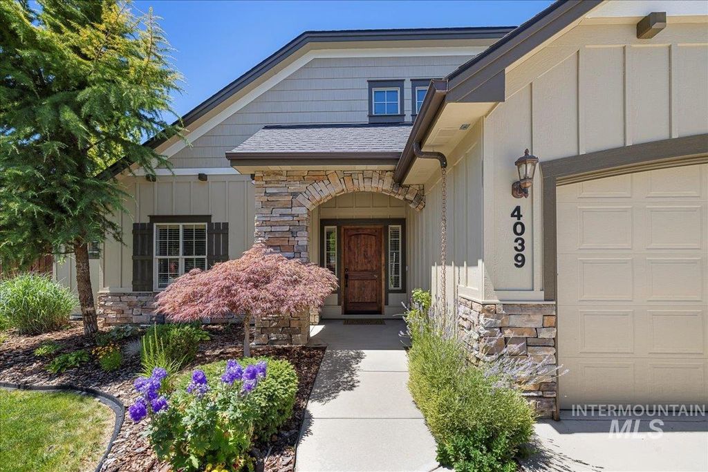 Photo of 4039 N Legacy Woods Ave, Meridian, ID 83642 (MLS # 98963698)