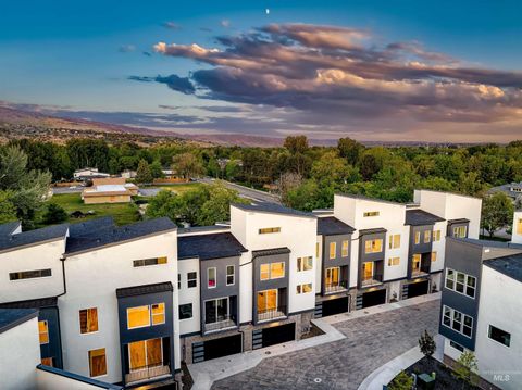 Photo of 114 E Pennsylvania St, Boise, ID 83706 (MLS # 98968476)