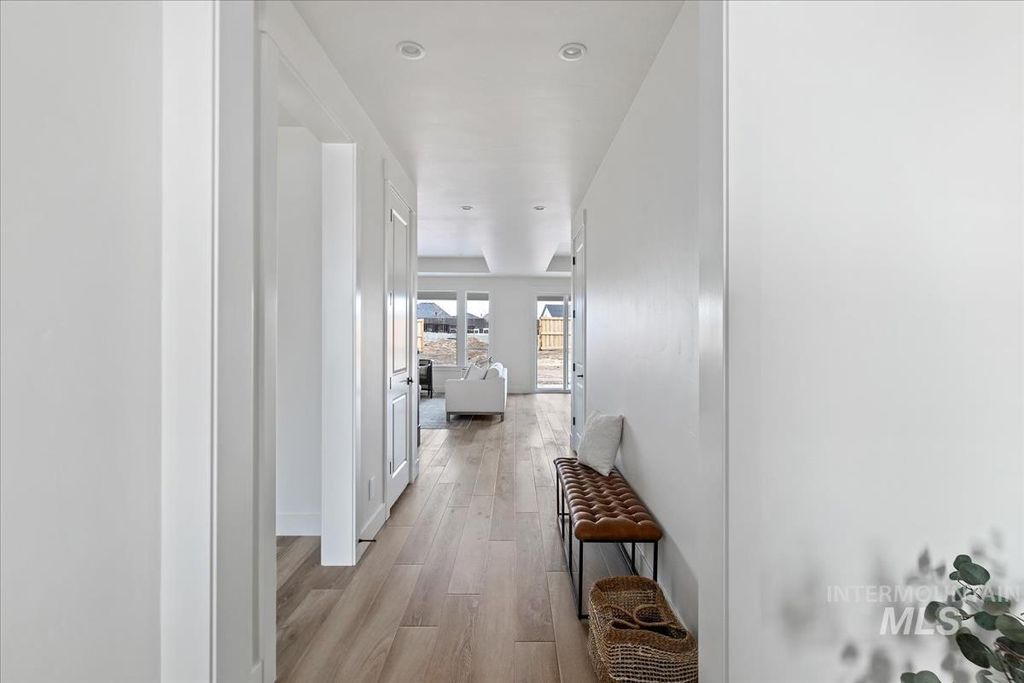 Photo of 2527 E Cavern Way, Meridian, ID 83642 (MLS # 98972622)