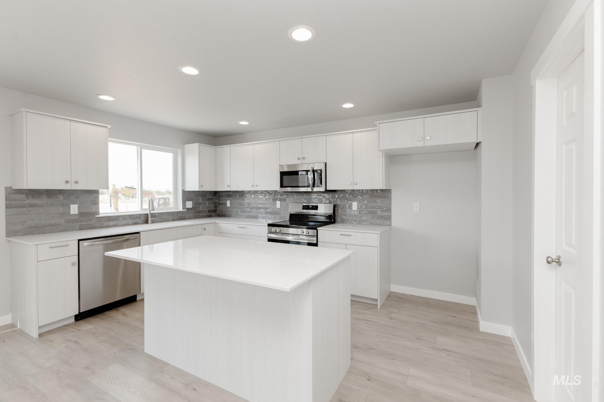 18161 N Lion Head Ave