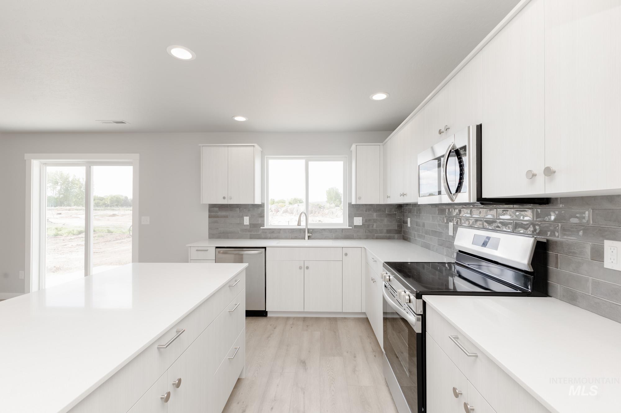 18161 N Lion Head Ave