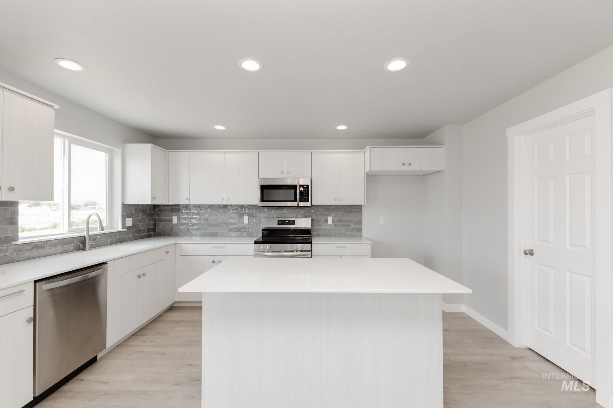 18161 N Lion Head Ave