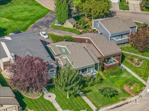 Photo of 721 Parkside Way, Nampa, ID 83686 (MLS # 98998405)