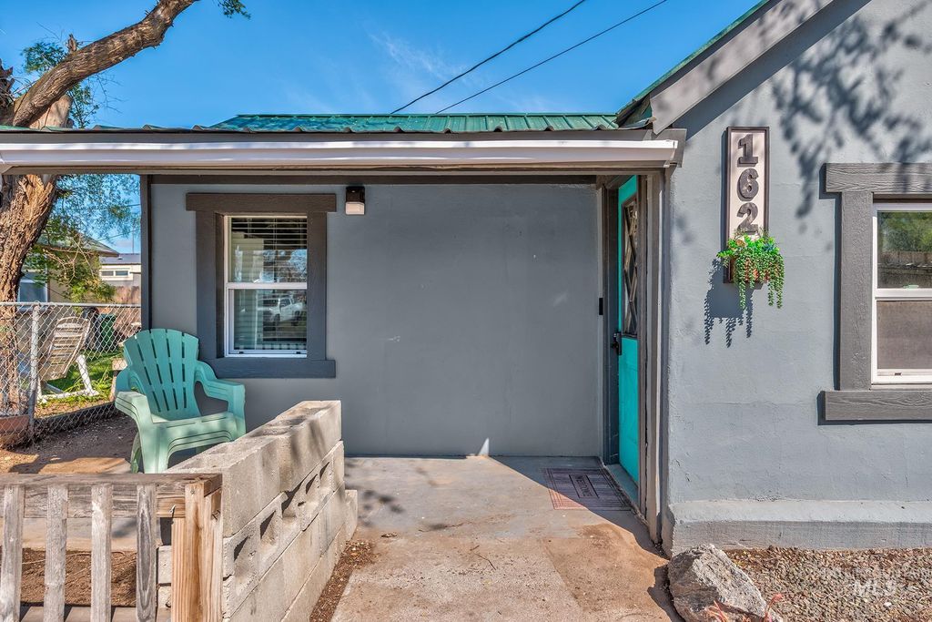 Photo of 162 Short St. N St, Vale, OR 97918 (MLS # 98983595)