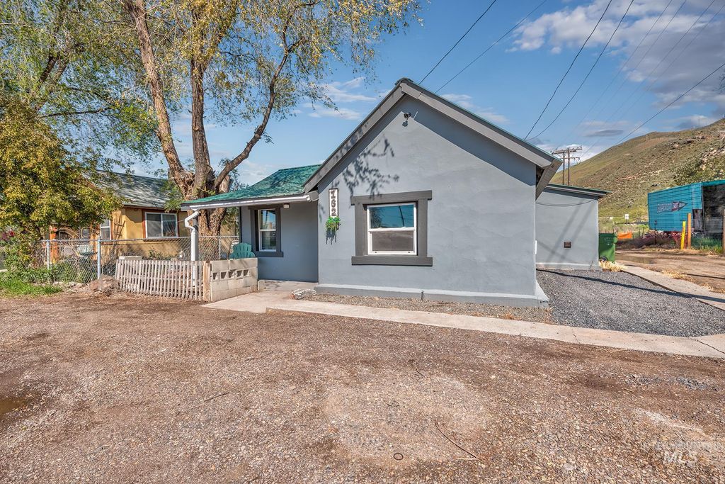 Photo of 162 Short St. N St, Vale, OR 97918 (MLS # 98983595)