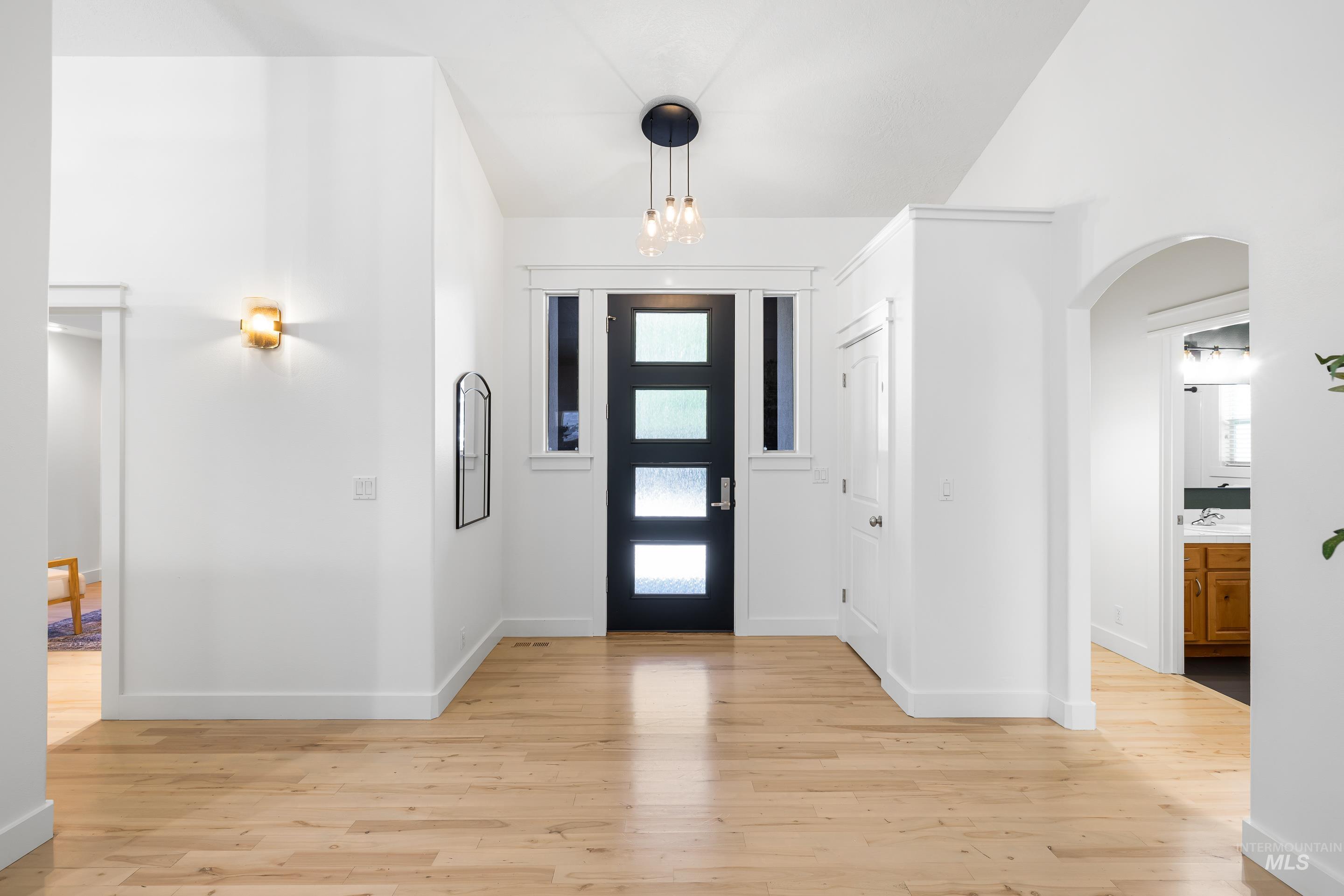 4846 N Arrow Villa Way