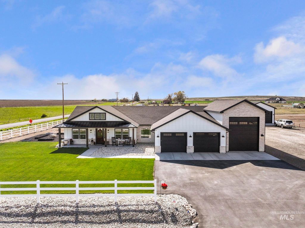 Photo of 3103 N 3395 E, Kimberly, ID 83341 (MLS # 98984409)