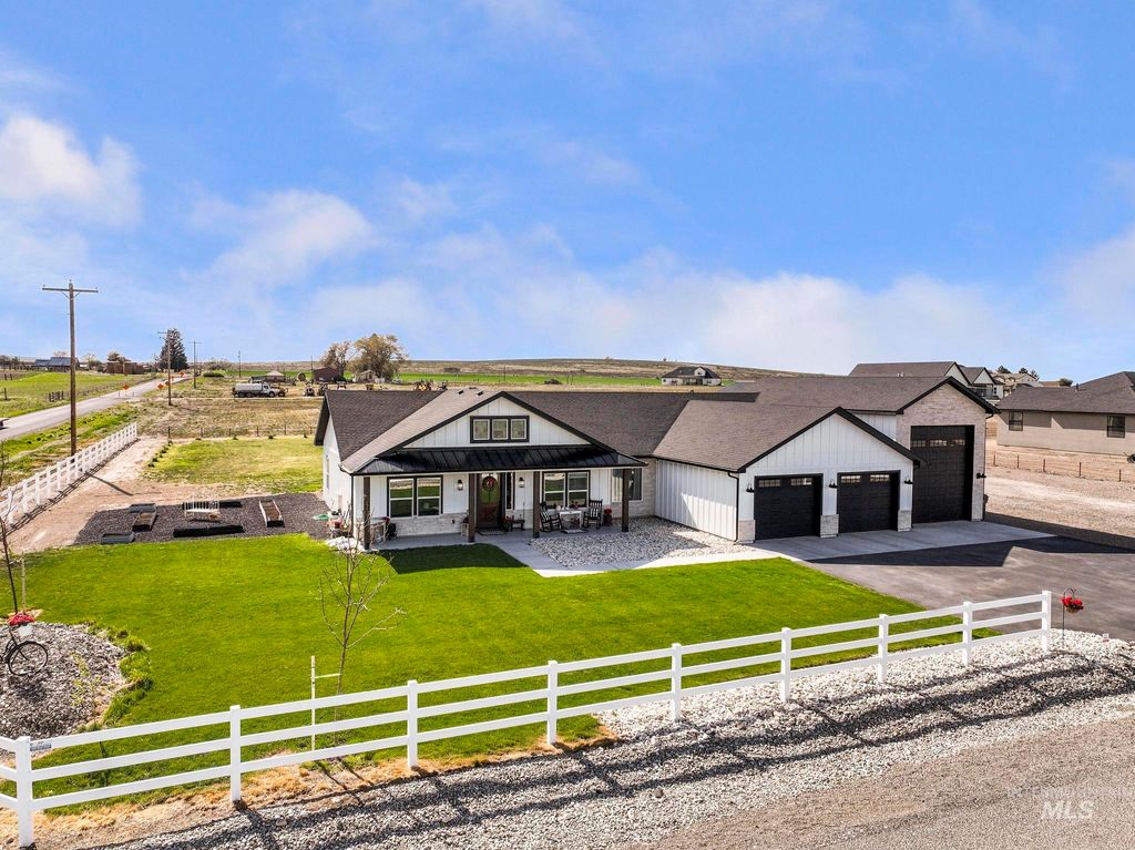 Photo of 3103 N 3395 E, Kimberly, ID 83341 (MLS # 98984409)