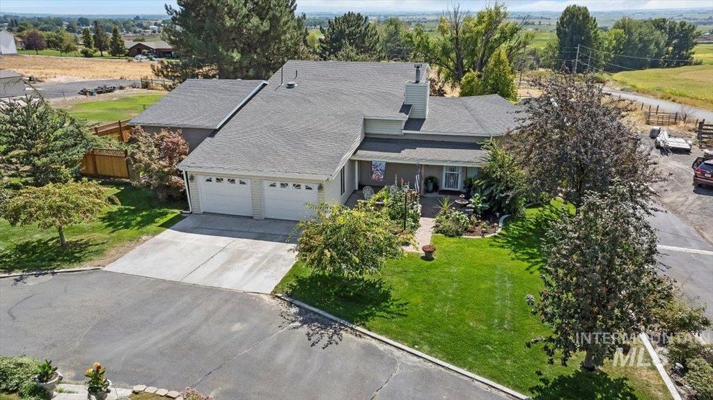 Photo of 147 W 400 South, Jerome, ID 83338 (MLS # 98961021)