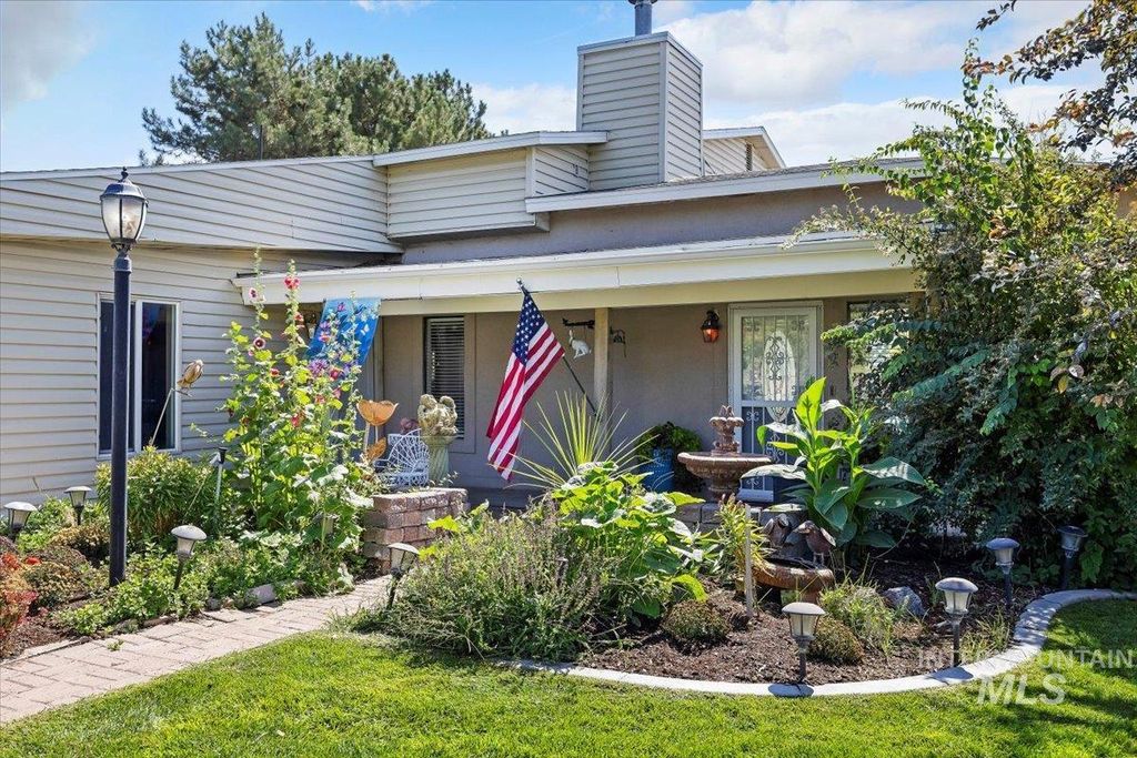 Photo of 147 W 400 South, Jerome, ID 83338 (MLS # 98961021)