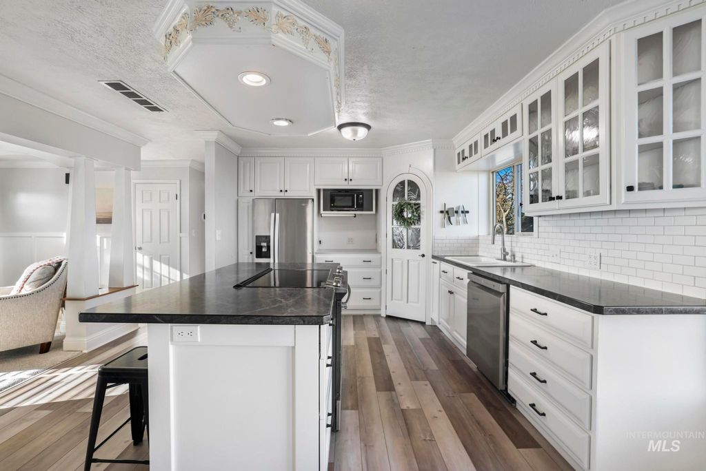 Photo of 6 E 220 S, Burley, ID 83318 (MLS # 98970776)