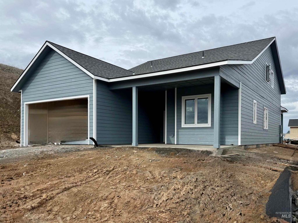 Photo of 2614 Luther, Moscow, ID 83843 (MLS # 98981951)