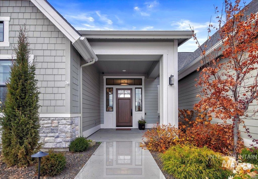 Photo of 2735 N Fruniz Ave, Eagle, ID 83616 (MLS # 98968524)