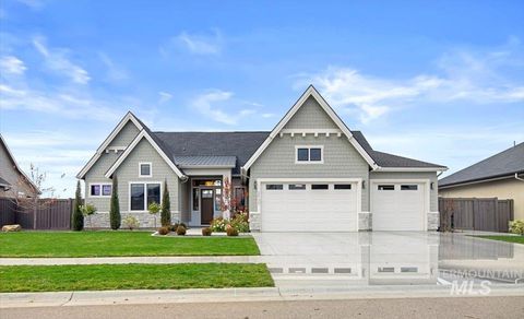 Photo of 2735 N Fruniz Ave, Eagle, ID 83616 (MLS # 98968524)