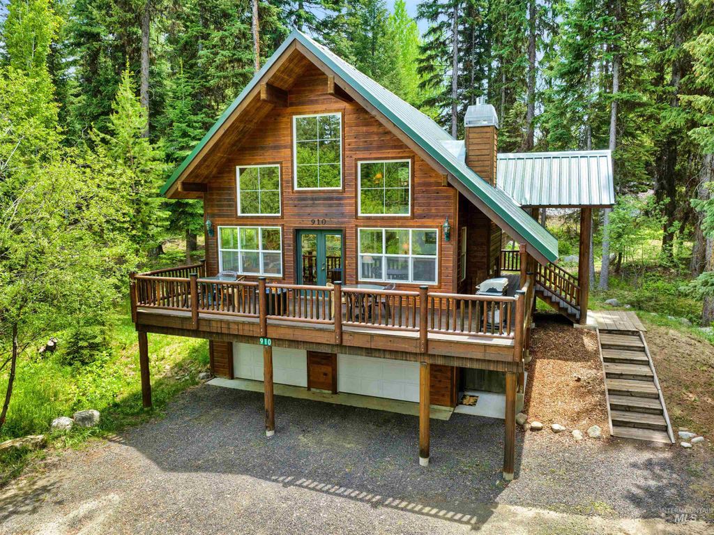 Photo of 910 Camas Pl, McCall, ID 83638 (MLS # 98950531)
