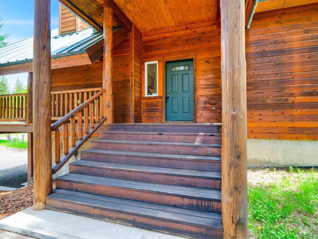 Photo of 910 Camas Pl, McCall, ID 83638 (MLS # 98950531)