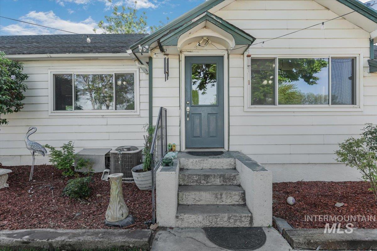3216 S 10th Ave