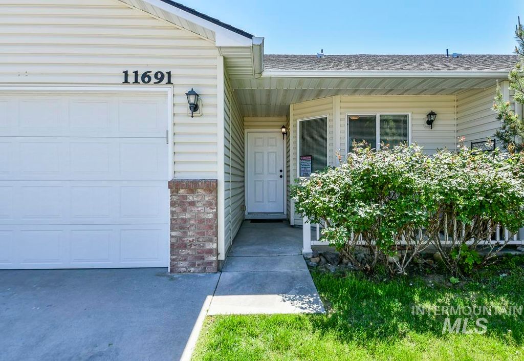 Photo of 11691 W Blueberry Ave, Nampa, ID 83651 (MLS # 98985491)