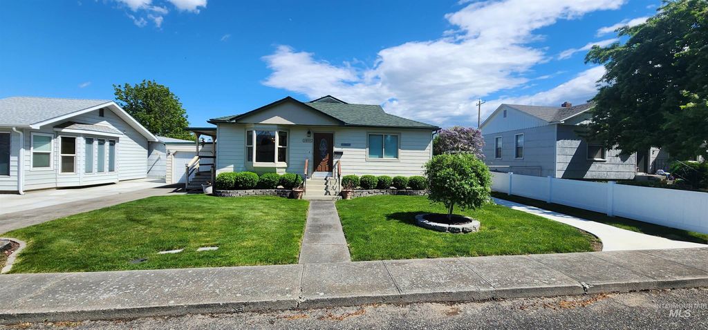 Photo of 1311 4th Street, Clarkston, WA 99403 (MLS # 98983463)