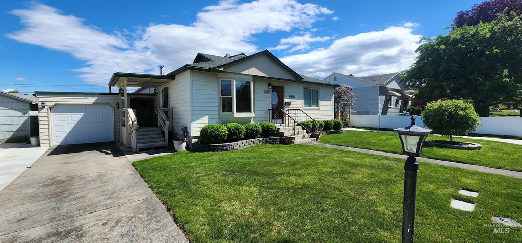 Photo of 1311 4th Street, Clarkston, WA 99403 (MLS # 98983463)