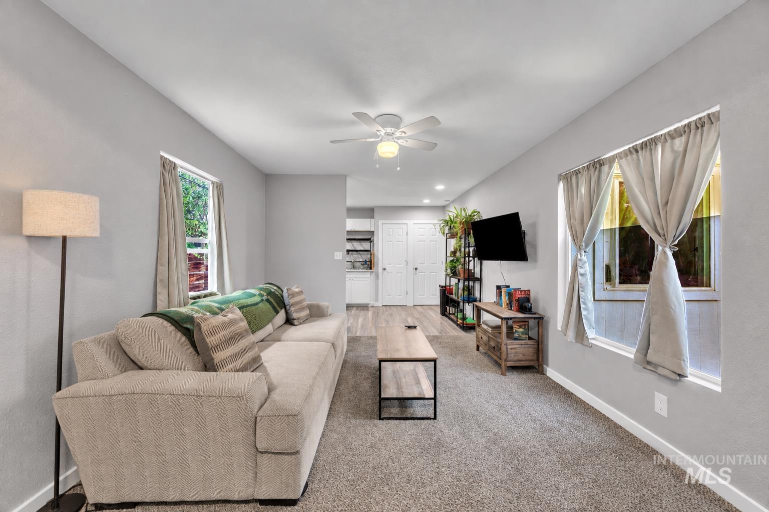 202 S 18th Ave