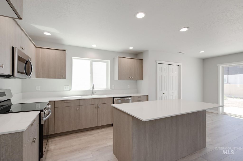 Photo of 3249 N Waterbrook Way, Star, ID 83669 (MLS # 98964539)