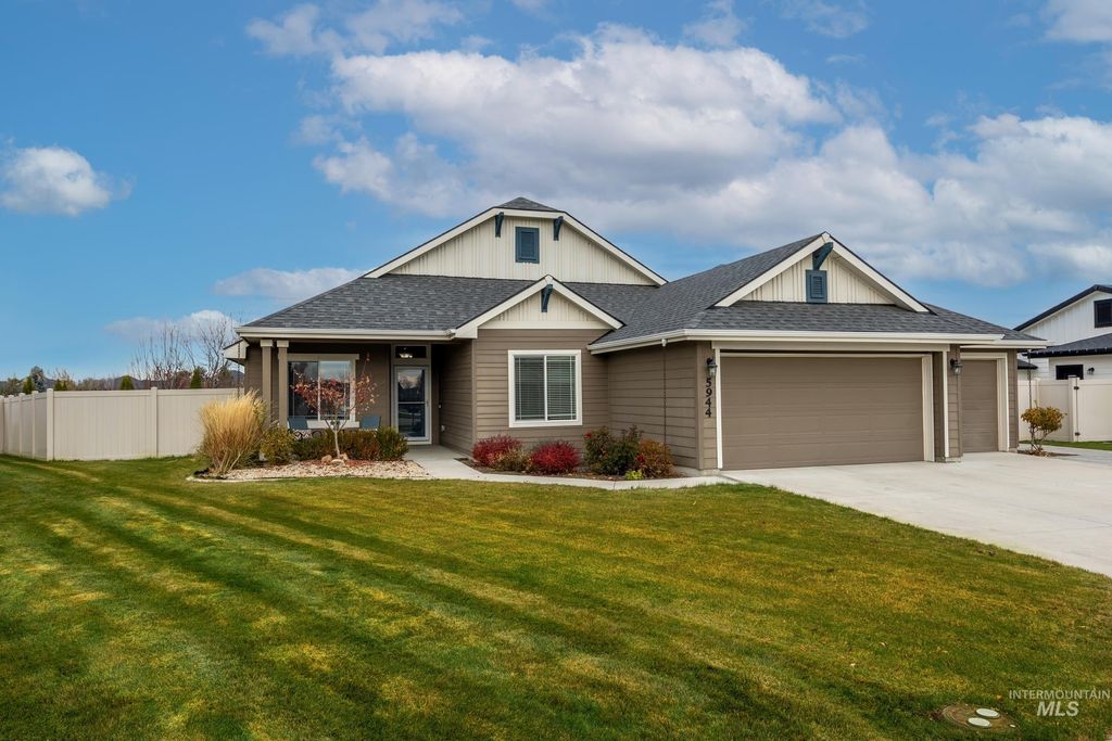 Photo of 5944 W Cavendale Dr, Eagle, ID 83616 (MLS # 98968594)