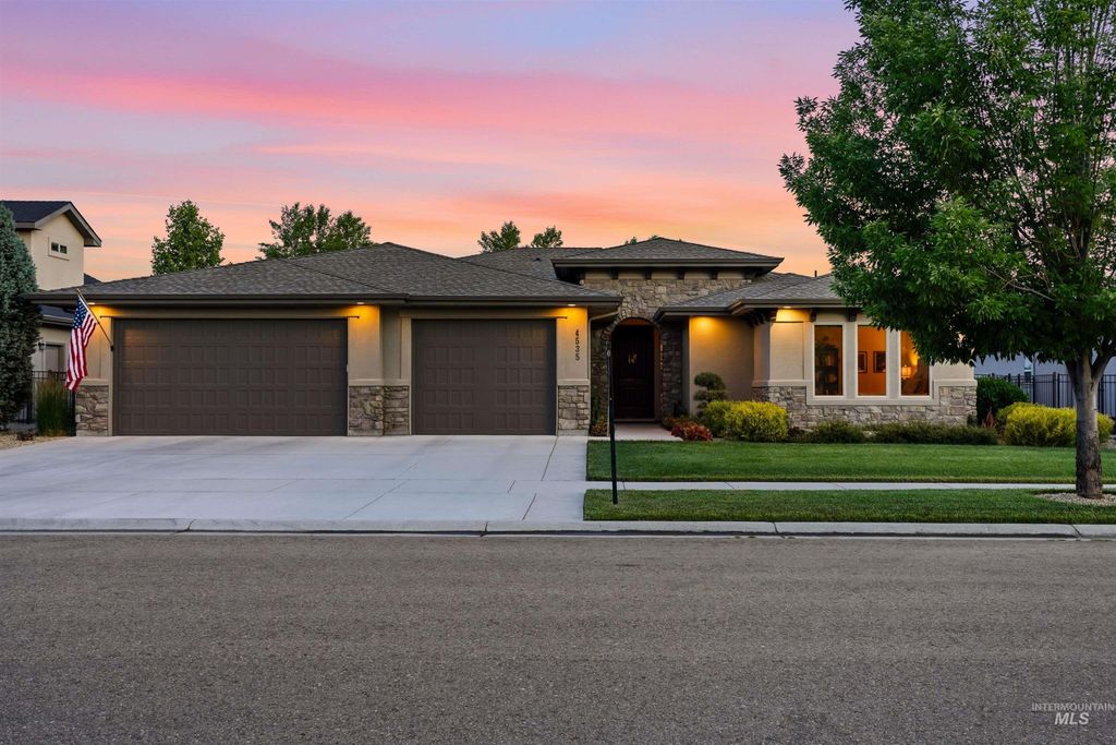 Photo of 4535 W Braveheart St, Eagle, ID 83616 (MLS # 98990028)
