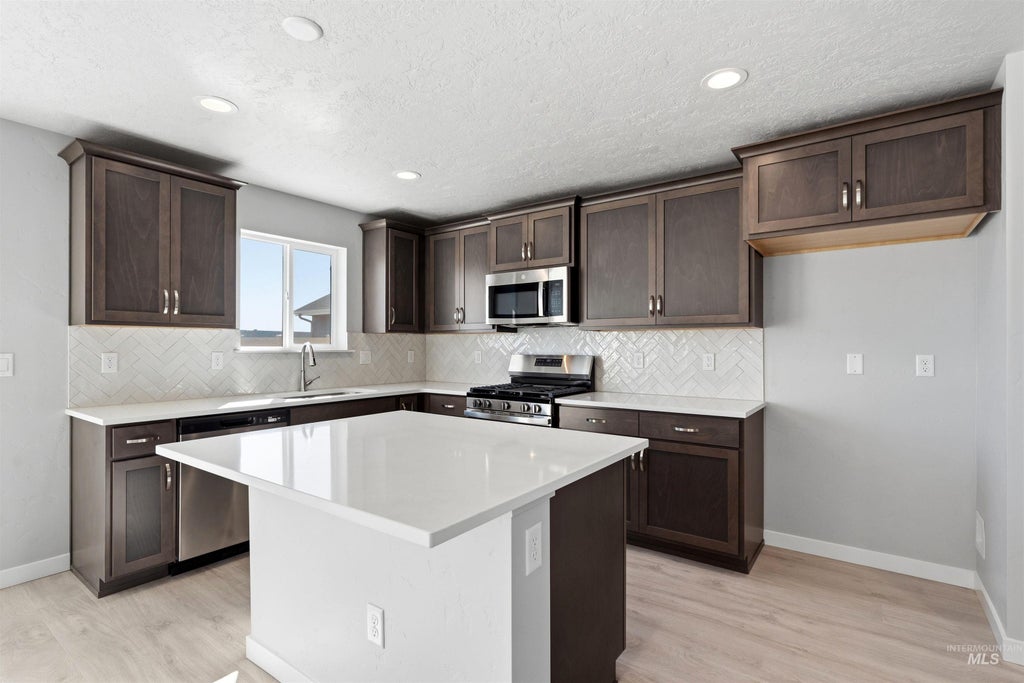 Photo of 10159 Bellevue Ridge St, Nampa, ID 83687 (MLS # 98996431)