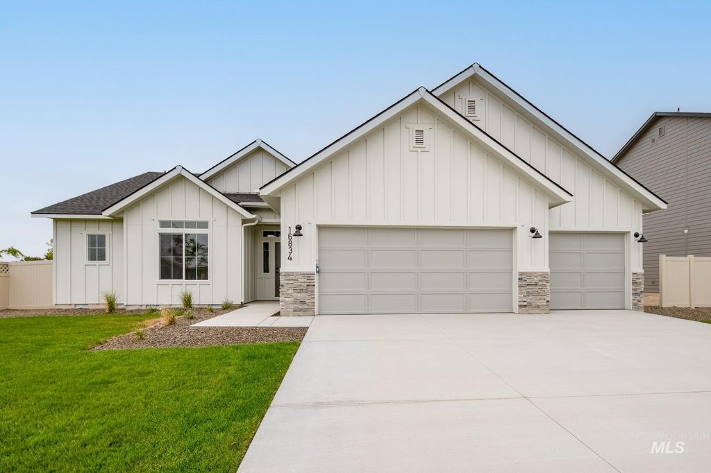 Photo of 13654 Inman Ct, Caldwell, ID 83607 (MLS # 98974831)