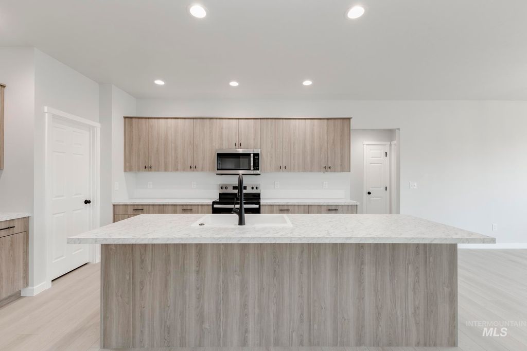 Photo of 13654 Inman Ct, Caldwell, ID 83607 (MLS # 98974831)