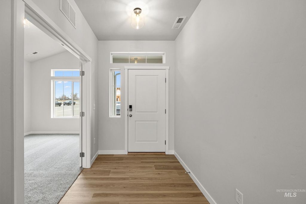 Photo of 13654 Inman Ct, Caldwell, ID 83607 (MLS # 98974831)