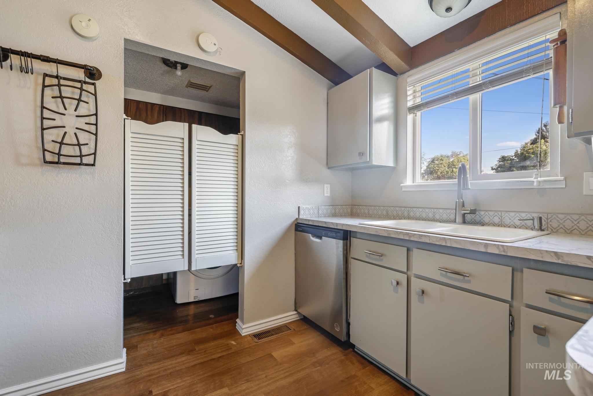 Wendell, Idaho 83355, United States, 3 Bedrooms Bedrooms, ,1 BathroomBathrooms,Residential,Active,200143