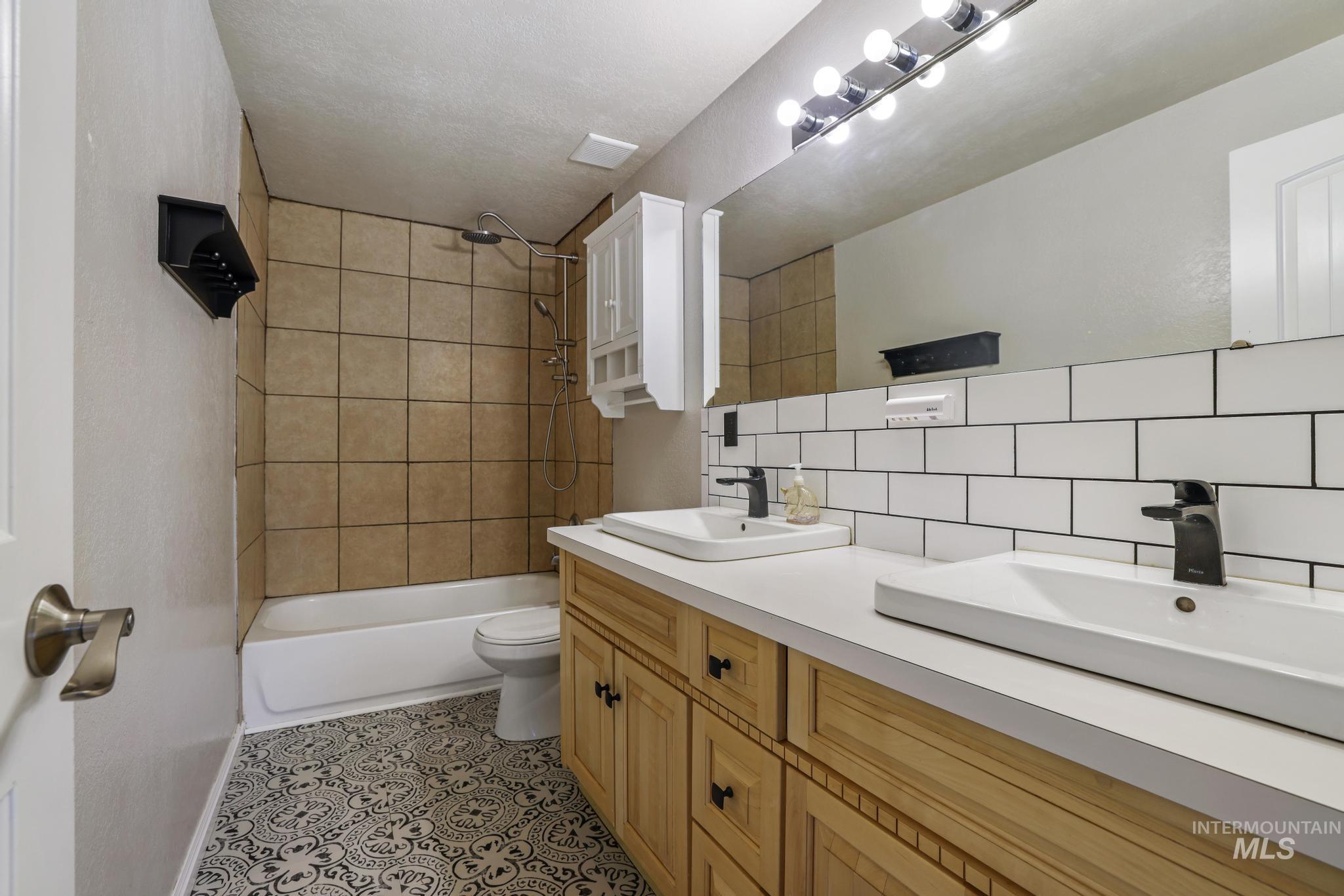 Wendell, Idaho 83355, United States, 3 Bedrooms Bedrooms, ,1 BathroomBathrooms,Residential,Active,200143