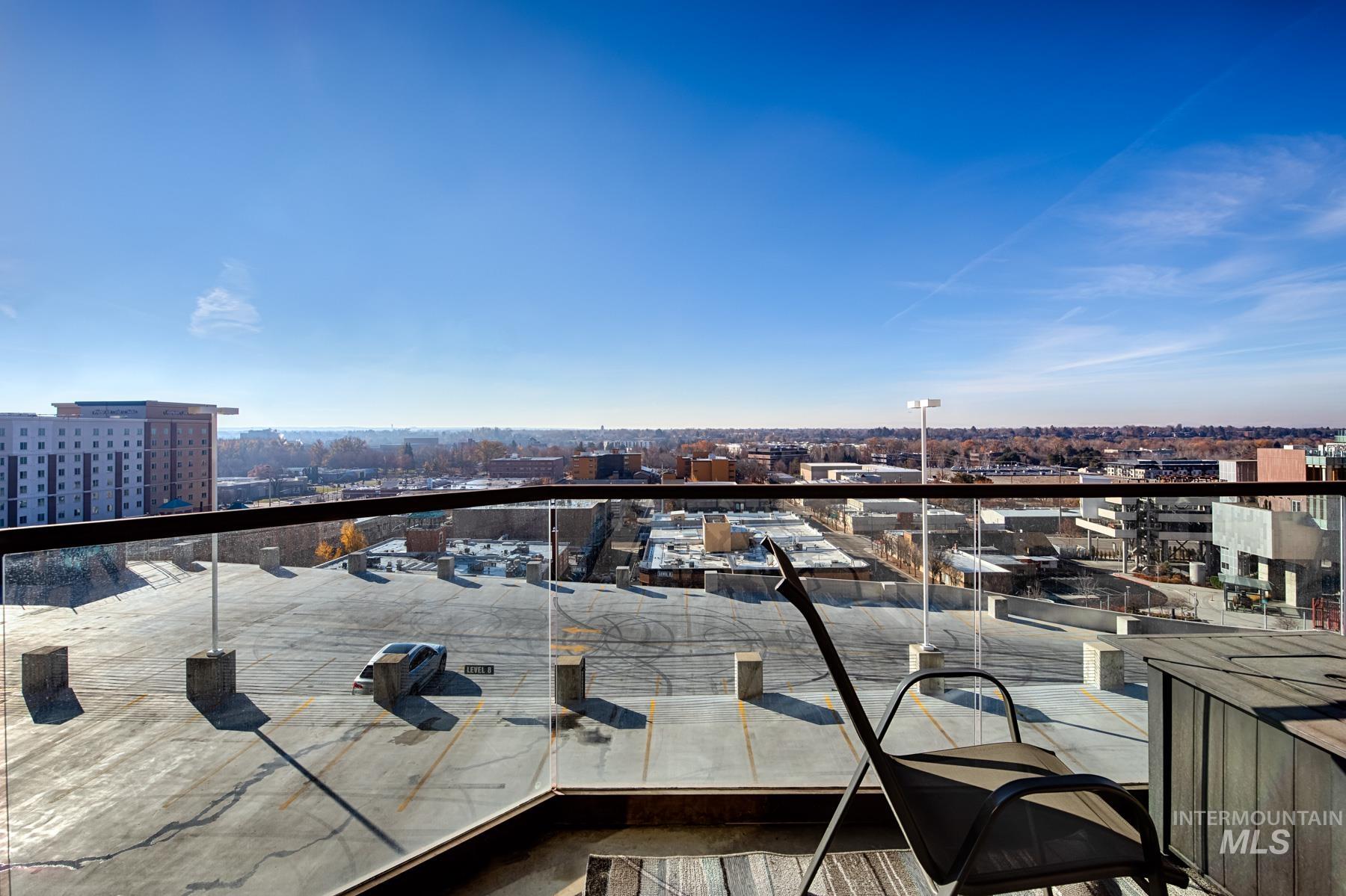Balcony featuring a city view