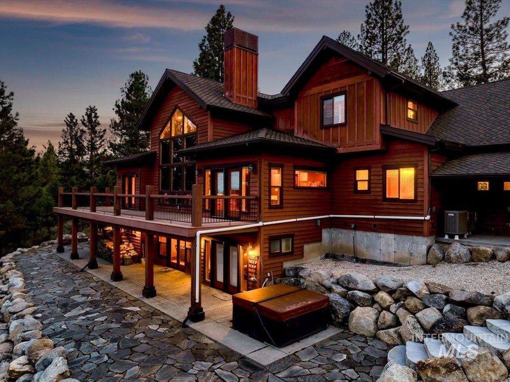 Photo of 450 Blackhawk Lake Dr, McCall, ID 83638 (MLS # 98986163)