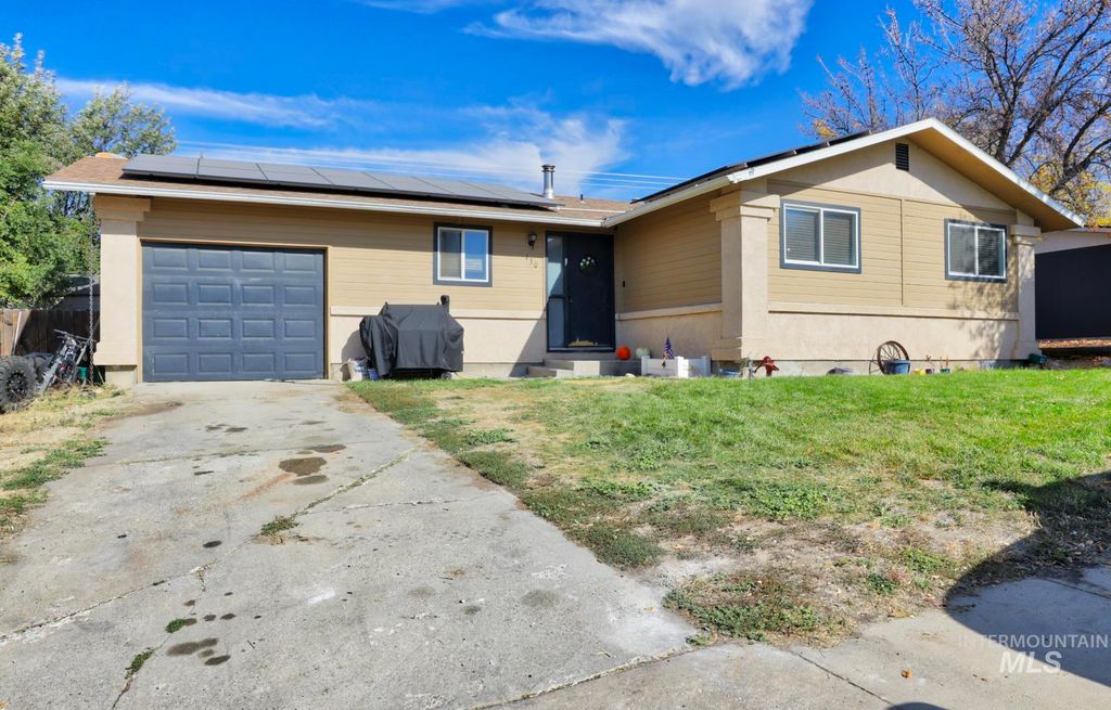 Photo of 130 E Morris Ct, Kuna, ID 83634 (MLS # 98978647)