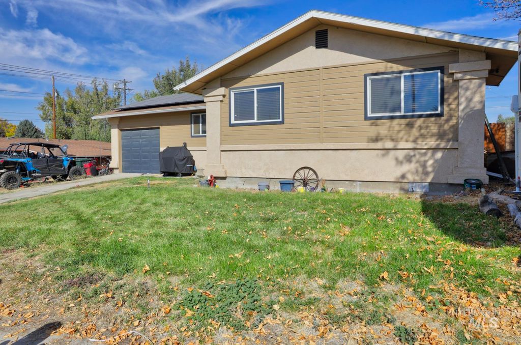 Photo of 130 E Morris Ct, Kuna, ID 83634 (MLS # 98978647)
