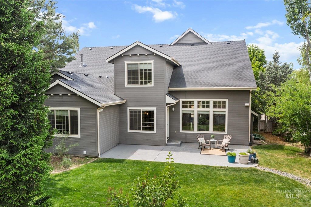 Photo of 4970 W Parklane Dr, Boise, ID 83714 (MLS # 98988353)