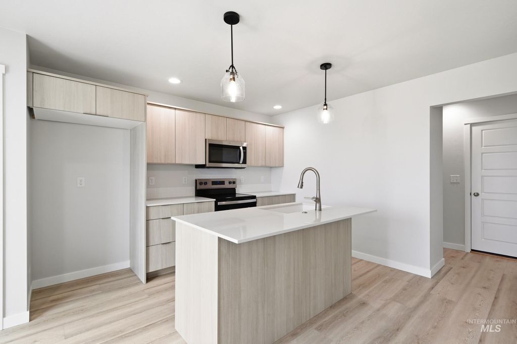 Photo of 10776 Rutland St, Caldwell, ID 83605 (MLS # 98979917)